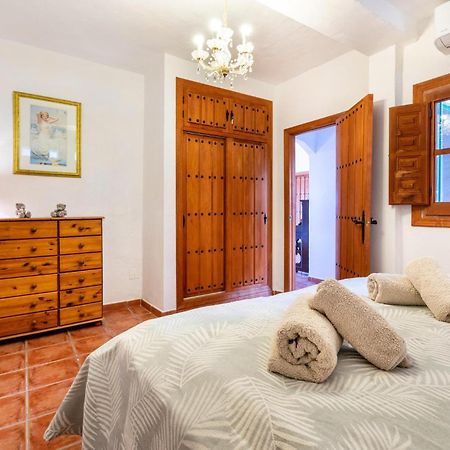 Pet Friendly Home In Iznate With Kitchen Málaga Kültér fotó