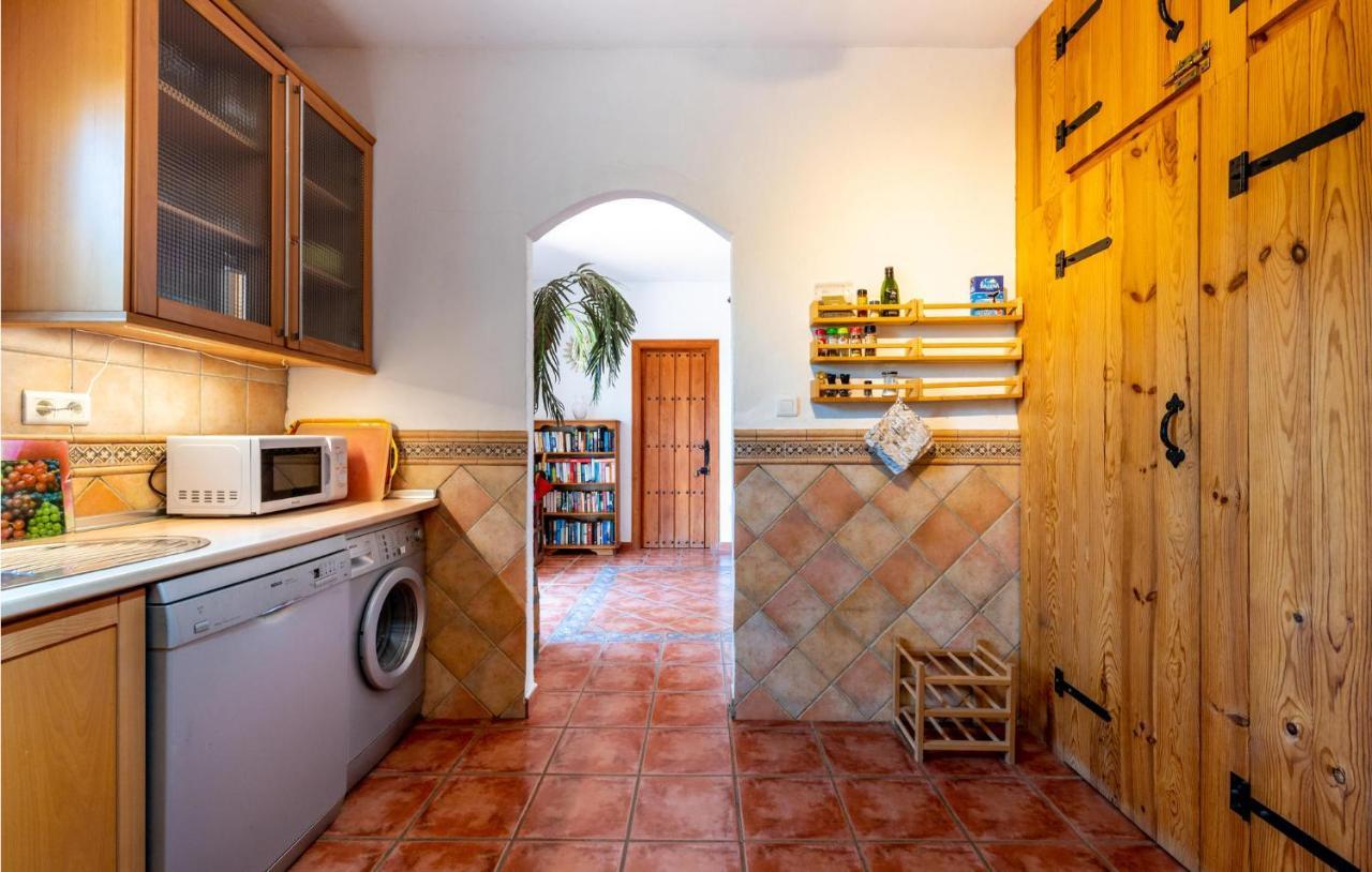Pet Friendly Home In Iznate With Kitchen Málaga Kültér fotó